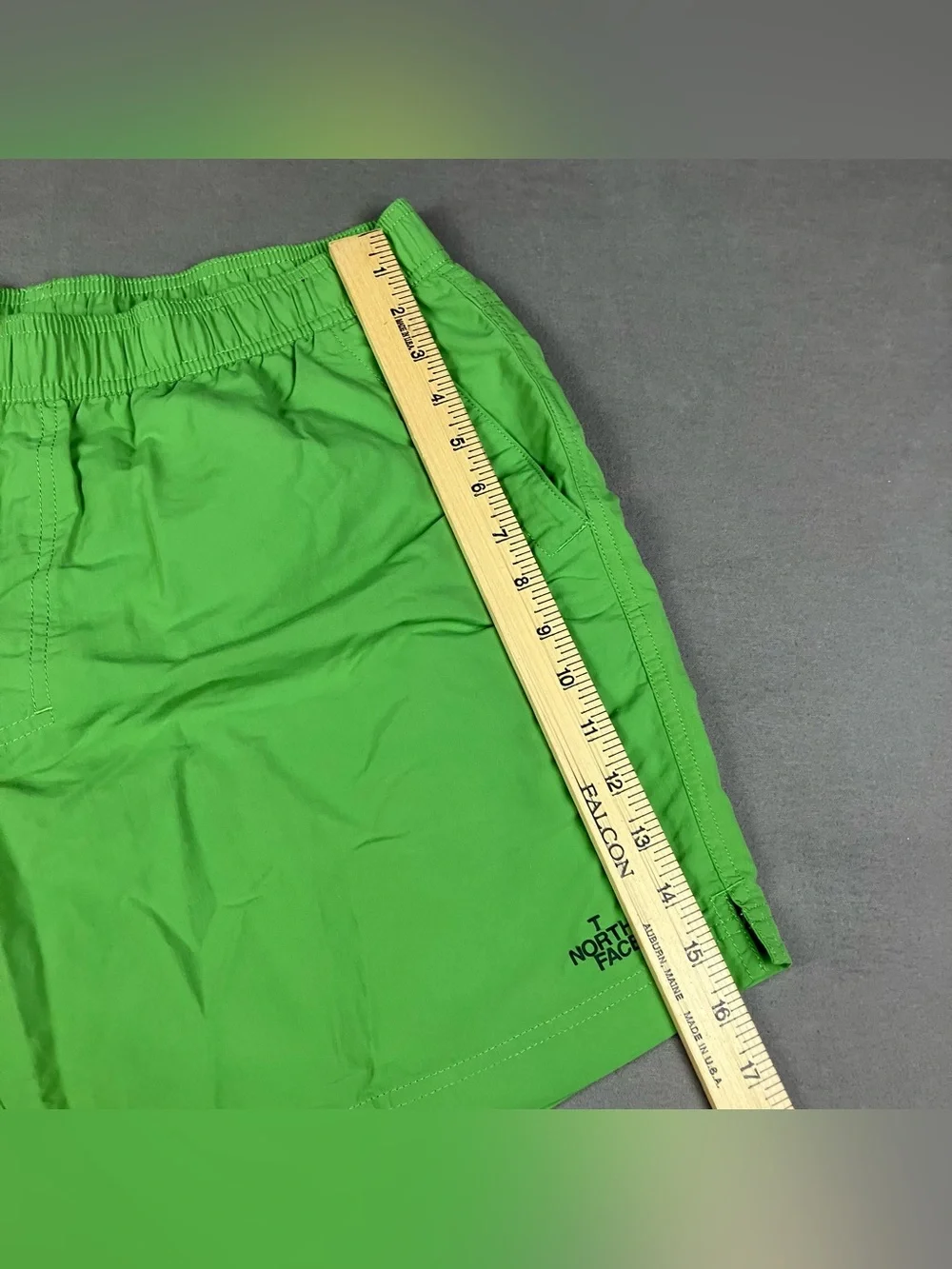 The North Face Men's Size L Flashdry Swim Trunks Shorts Lined Green Pockets. In